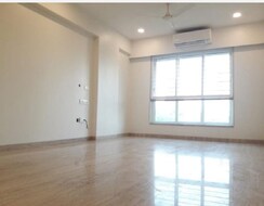 2 BHK +Apartment For Rent in Khar West