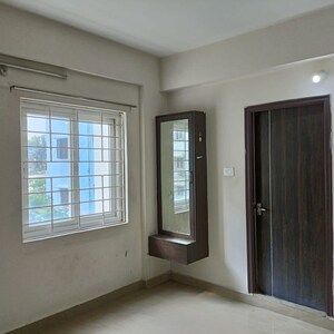 Room in 3 BHK Builder Floor at Madhapur – for Rent