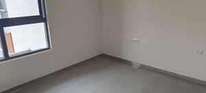 Room in 2 BHK Apartment at Piramal Vaikunth, Balkum Pada – for Rent