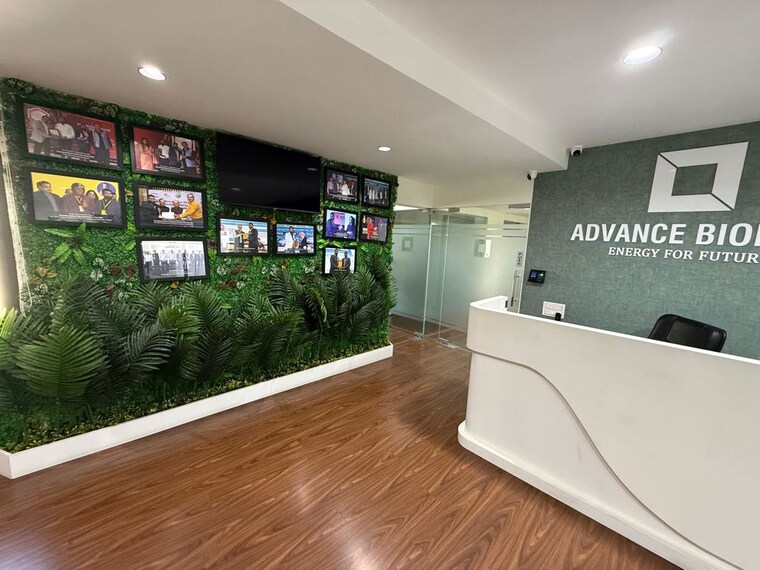  Parking, bodakdev Commercial Office Space 3800 Sq.Ft. In Bodakdev Ahmedabad 10733301