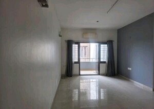 Room in 3 BHK Apartment at Vaishnavi Splendour, New Bel Road – for Rent