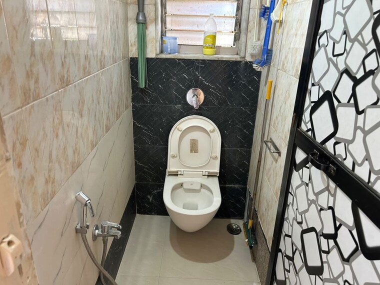 Bathroom, ravi-estate 1 Bedroom 450 Sq.Ft. Apartment In Pokhran Road No One Thane 10733332