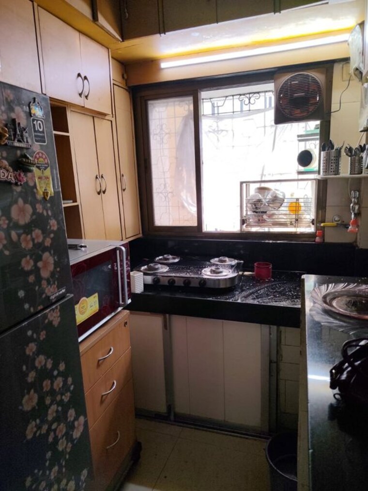 Kitchen, bandra west 2 Bedroom 700 Sq.Ft. Apartment In Bandra West Mumbai 10733350