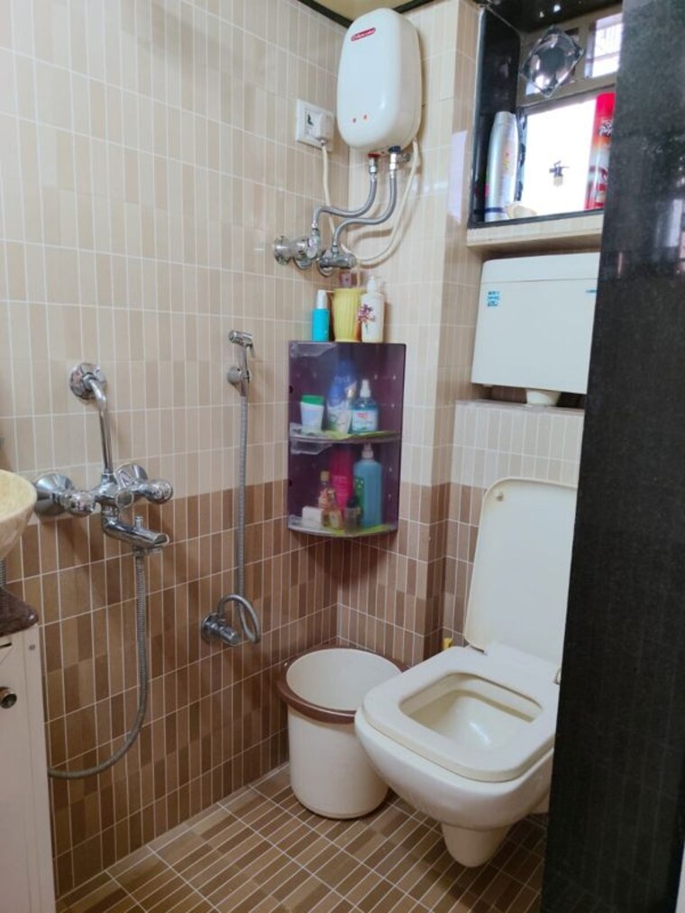 Attached Bathroom, bandra west 2 Bedroom 700 Sq.Ft. Apartment In Bandra West Mumbai 10733350