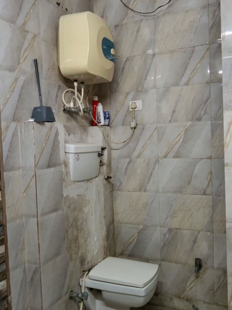 Bathroom, sector 55 3.5 Bedroom 2650 Sq.Ft. Villa In Sector 55 Noida 10733361