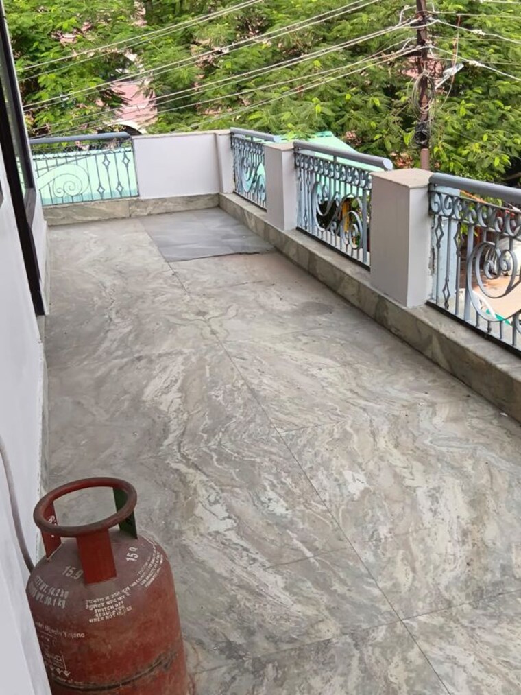 Balcony, sector 55 3.5 Bedroom 2650 Sq.Ft. Villa In Sector 55 Noida 10733361