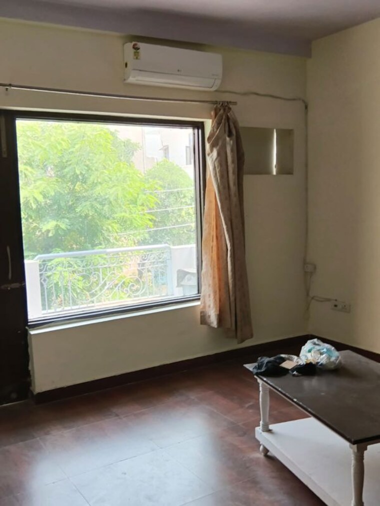 Room, sector 55 3.5 Bedroom 2650 Sq.Ft. Villa In Sector 55 Noida 10733361