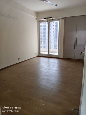 Room in 4 BHK Apartment at Lotus Panache, Sector 110 – for Rent