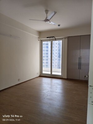 Room in 4 BHK Apartment at Lotus Panache, Sector 110 – for Rent