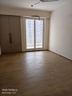 Room in 4 BHK Apartment at Lotus Panache, Sector 110 – for Rent
