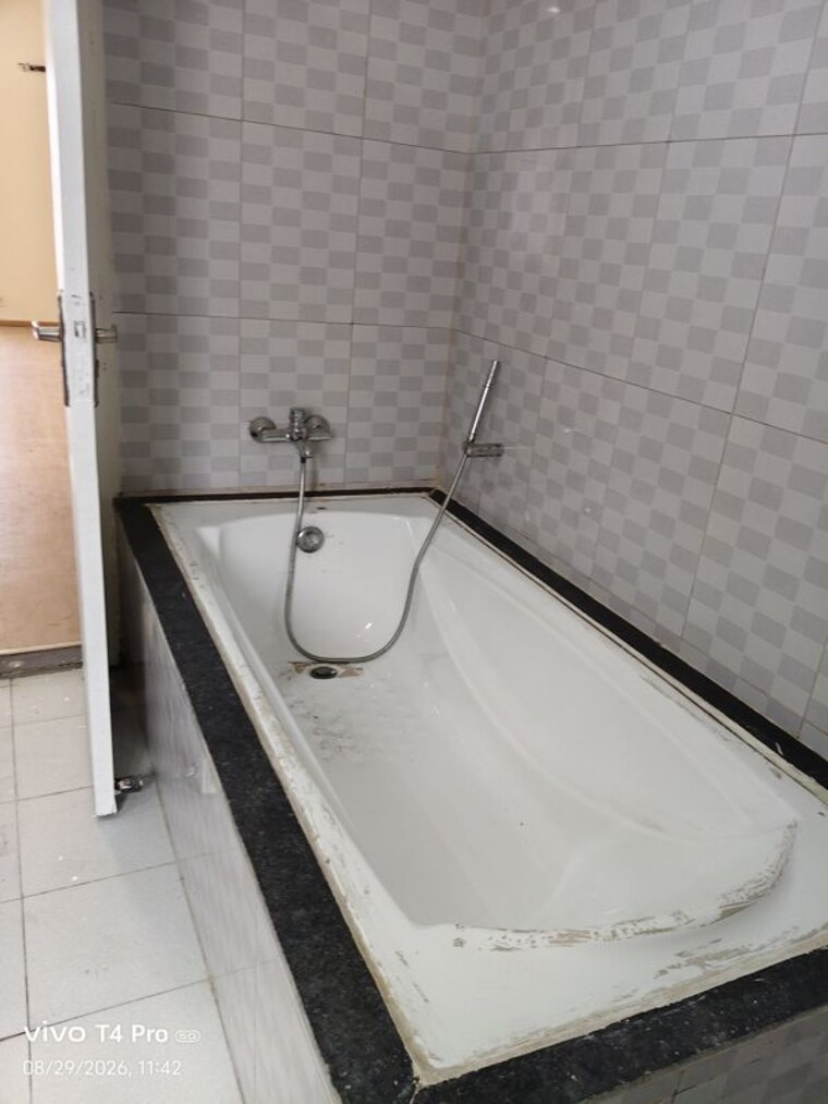 Bathroom, lotus-panache 4 Bedroom 2538 Sq.Ft. Apartment In Sector 110 Noida 10646605