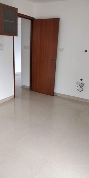 Room in 2 BHK Apartment at Bandra West – for Rent