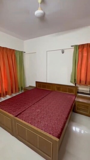 Bedroom in 2 BHK Apartment at Chembur – for Rent