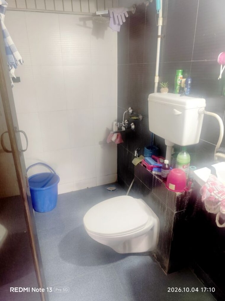 Bathroom, squarefeet-grand-square 1.5 Bedroom 700 Sq.Ft. Apartment In Anand Nagar Thane 10733382