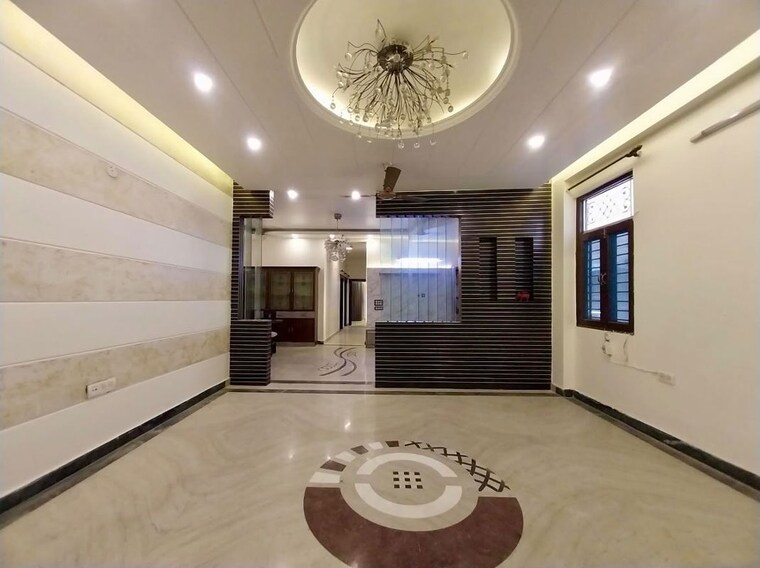 Bathroom, niti khand i 4 Bedroom 2000 Sq.Ft. Builder Floor In Niti Khand I Ghaziabad 10733408