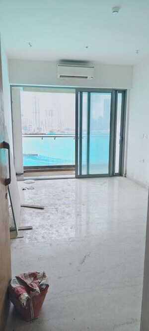 Room in 2 BHK Apartment at Piramal Aranya, Byculla – for Sale