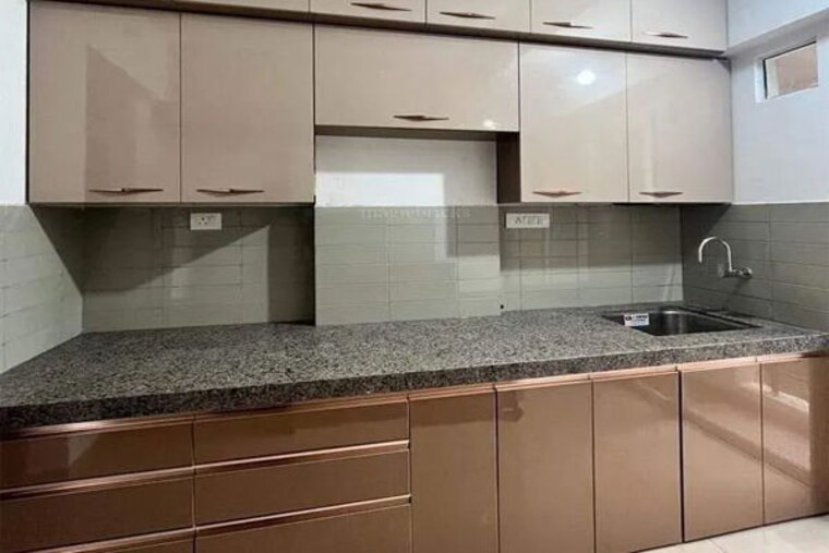 Kitchen, chander nagar 4 Bedroom 300 Sq.Yd. Builder Floor In Chander Nagar Delhi 10733417
