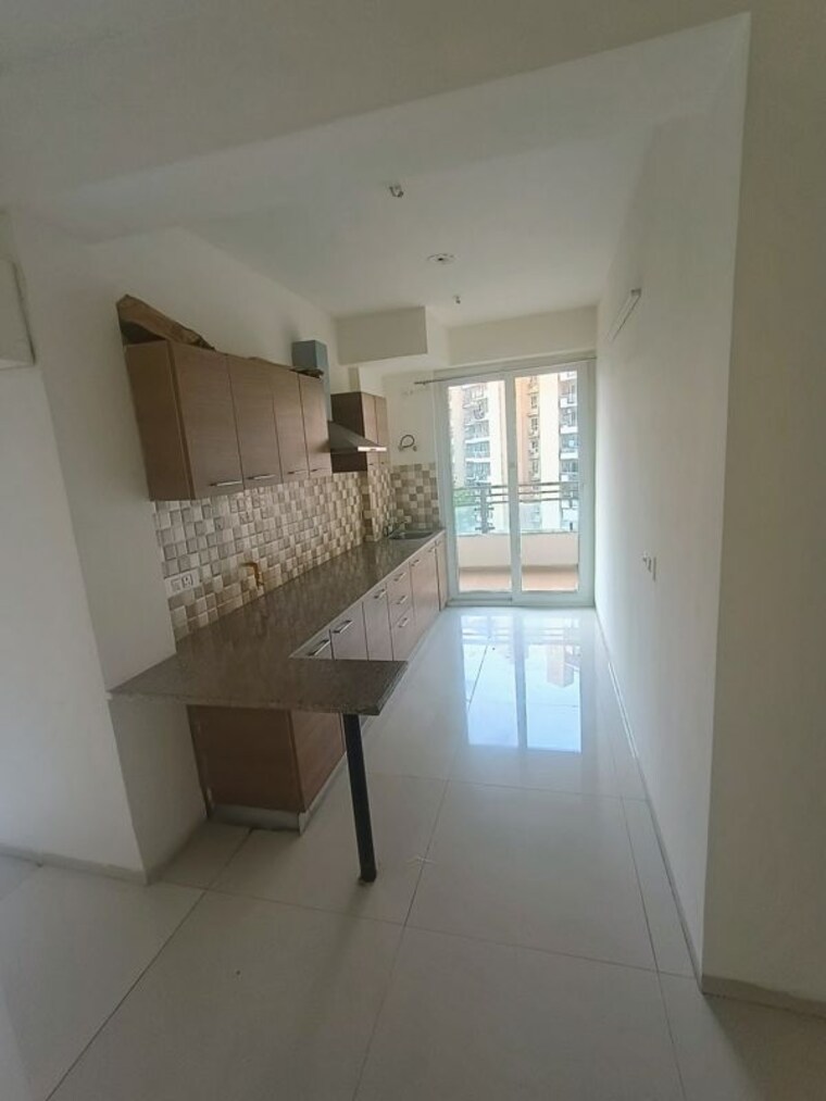 Living Room, tulip-violet 3 Bedroom 1600 Sq.Ft. Apartment In Sector 69 Gurgaon 10733440