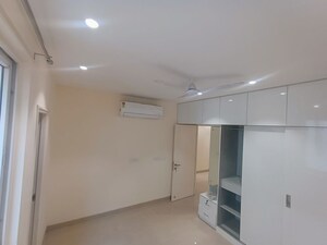Room in 3.5 BHK Apartment at Emaar Emerald Floors, Sector 65 – for Rent