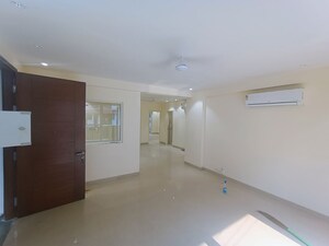 Room in 3.5 BHK Apartment at Emaar Emerald Floors, Sector 65 – for Rent