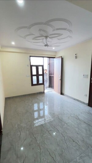 Room in 2 BHK Apartment at Forest View, Dhaulas – for Rent