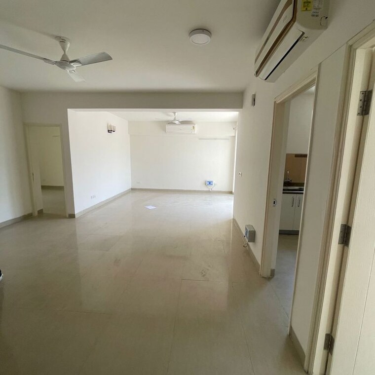 Room, emaar-emerald-floors 4 Bedroom 1975 Sq.Ft. Apartment In Sector 65 Gurgaon 10733469