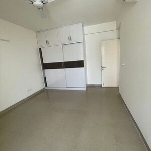 Room in 4 BHK Apartment at Emaar Emerald Floors, Sector 65 – for Rent