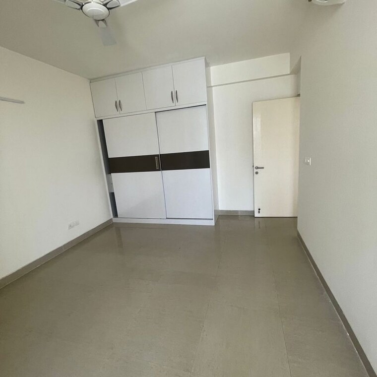 Room, emaar-emerald-floors 4 Bedroom 1975 Sq.Ft. Apartment In Sector 65 Gurgaon 10733469