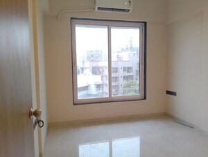 Room in 2 BHK Apartment at Jyoti Skyline, Chakala – for Rent