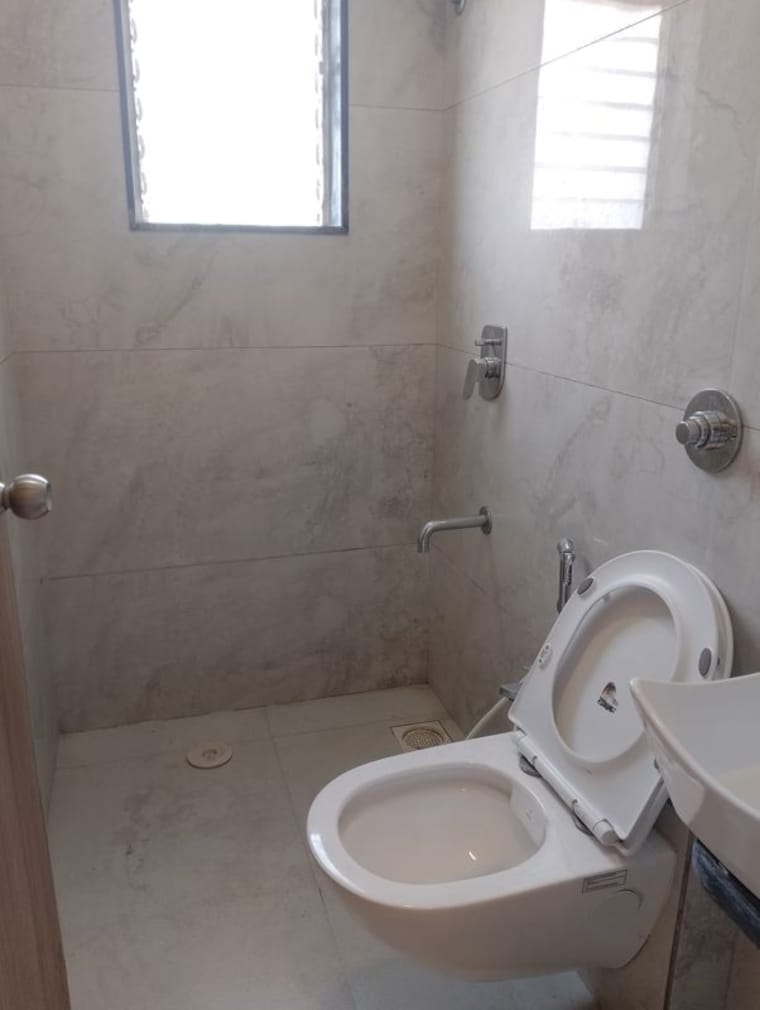 Bathroom, jyoti-skyline 2 Bedroom 660 Sq.Ft. Apartment In Chakala Mumbai 10733435