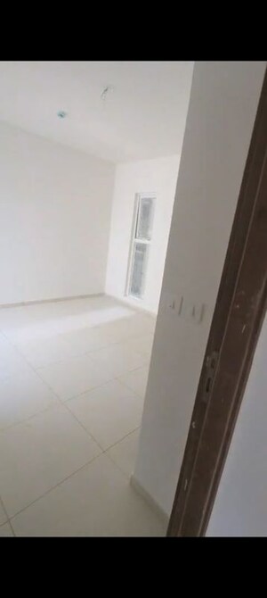 Room in 3 BHK Apartment at Godrej Splendour, Whitefield – for Sale