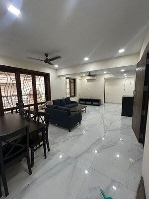 Living Room in 4 BHK Apartment at Chembur – for Rent