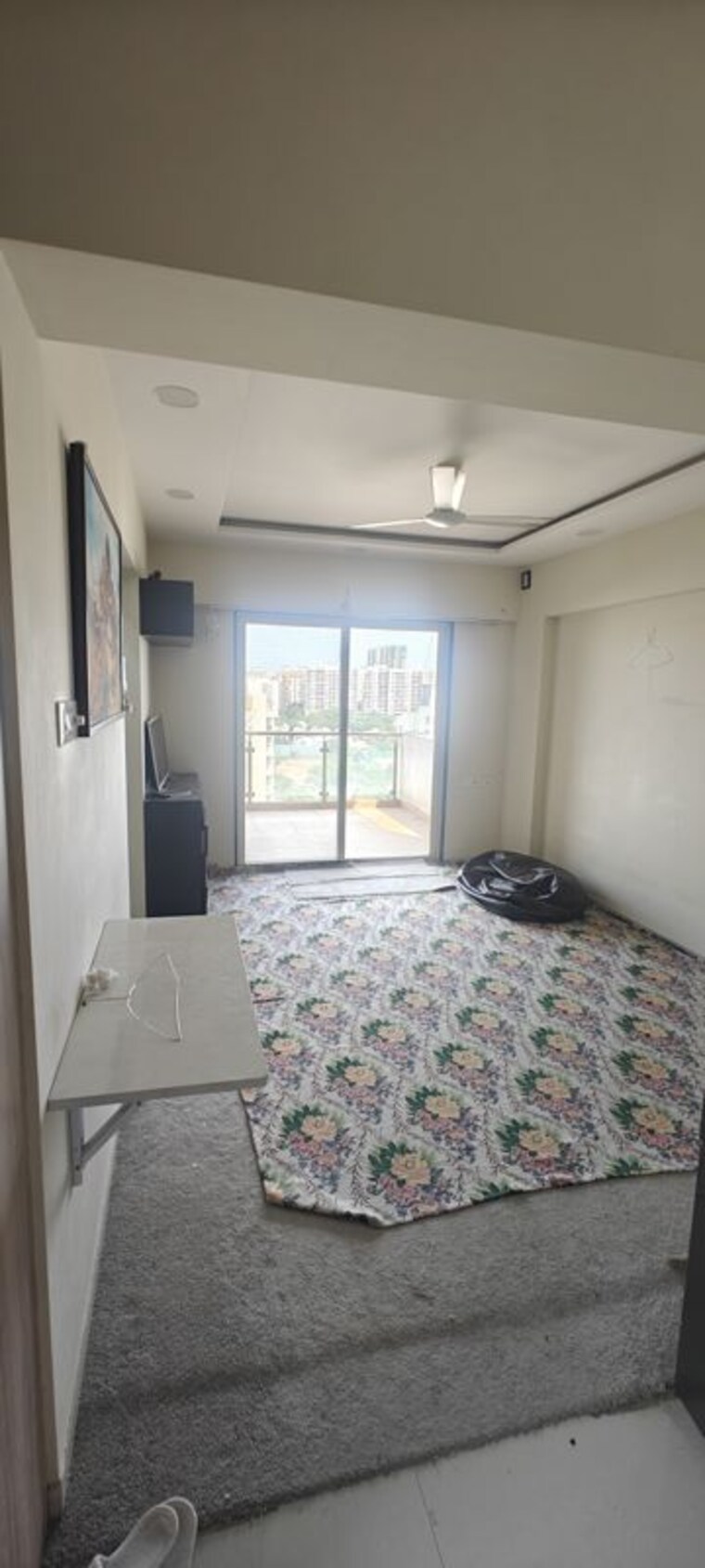 Living Room, atrium-skyward 1 Bedroom 600 Sq.Ft. Apartment In Undri Pune 10733482