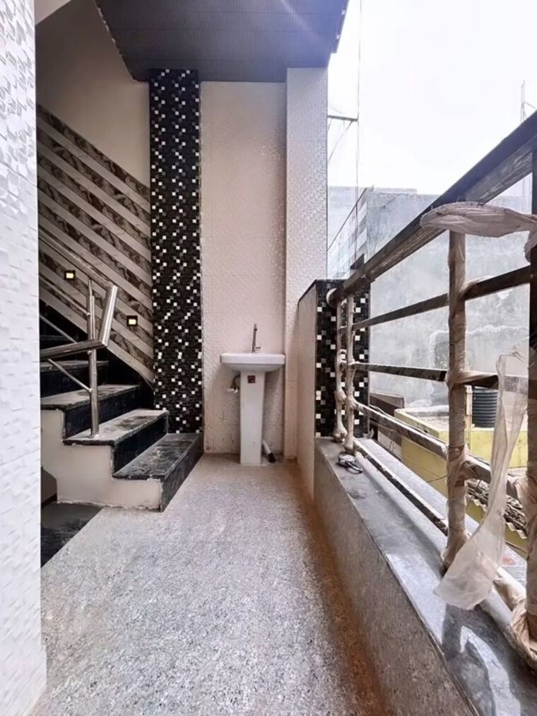 undefined, uttam nagar 2.5 Bedroom 275 Sq.Ft. Independent House In Uttam Nagar Delhi 10733500
