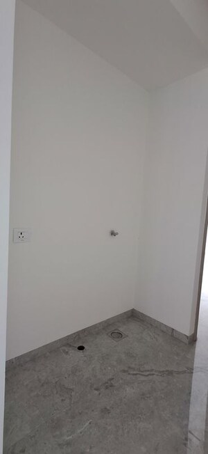 Furnished Amenities in 3 BHK Apartment at Viceroy Savana, Kandivali East – for Sale