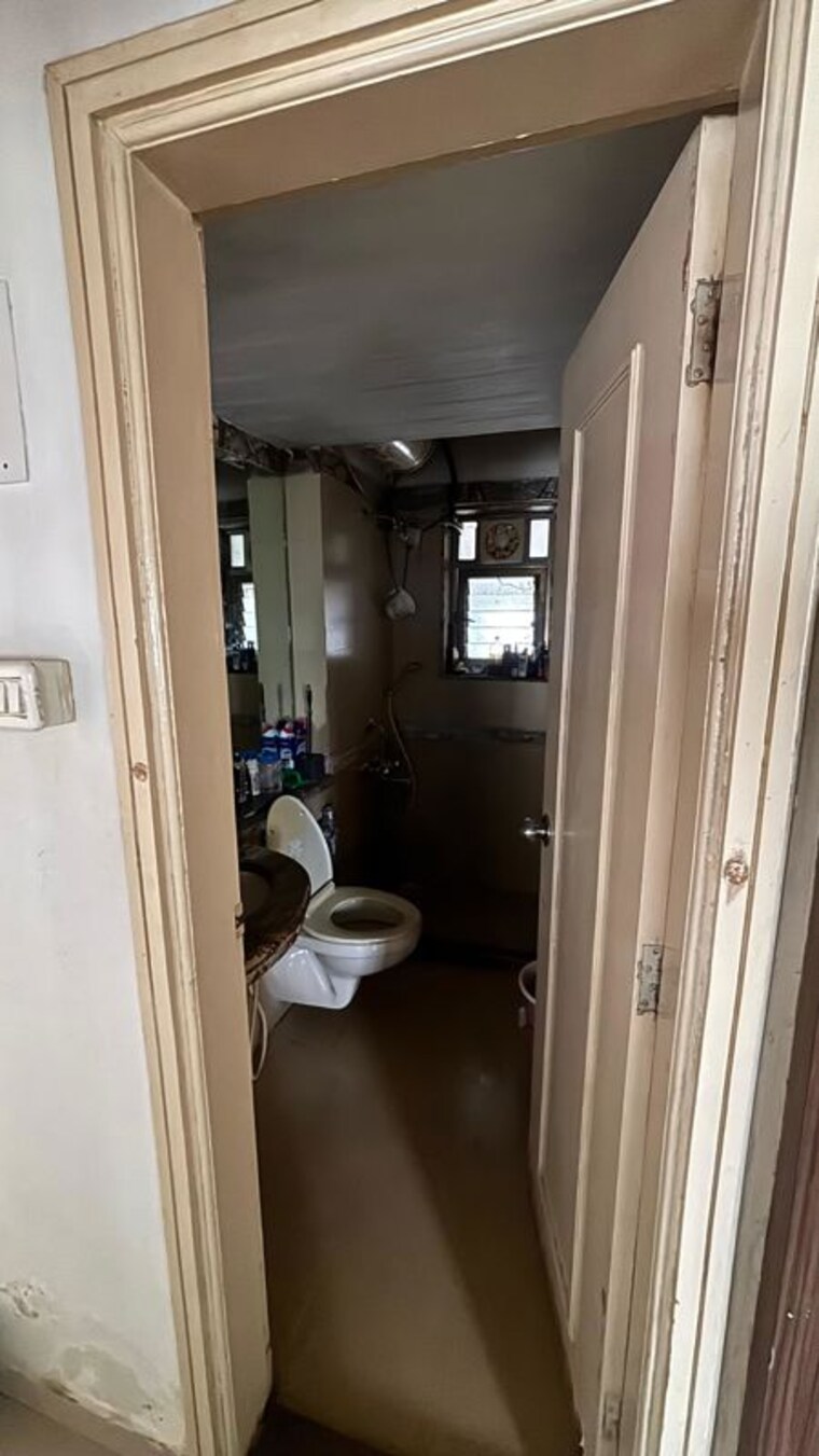 Attached Bathroom, raheja-willows 2 Bedroom 750 Sq.Ft. Apartment In Kandivali East Mumbai 10733549