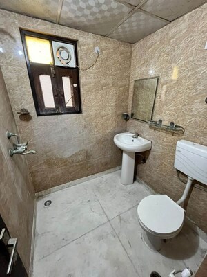 Bathroom in 3.5 BHK Apartment at Fusion Homes, Tech Zone 4 Greater Noida – for Rent