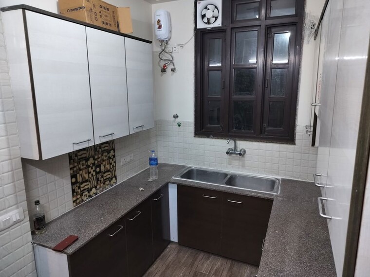 Kitchen, vipul-world-plots 3 Bedroom 192 Sq.Yd. Builder Floor In Sector 48 Gurgaon 10733543