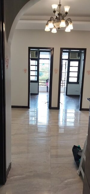 Room in 3 BHK Builder Floor at Vipul World Plots, Sector 48 – for Rent