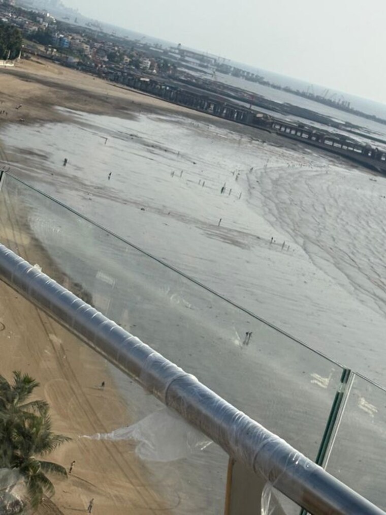 Balcony, rustomjee-cliff-tower 5 Bedroom 5800 Sq.Ft. Apartment In Mount Mary Mumbai 10733565