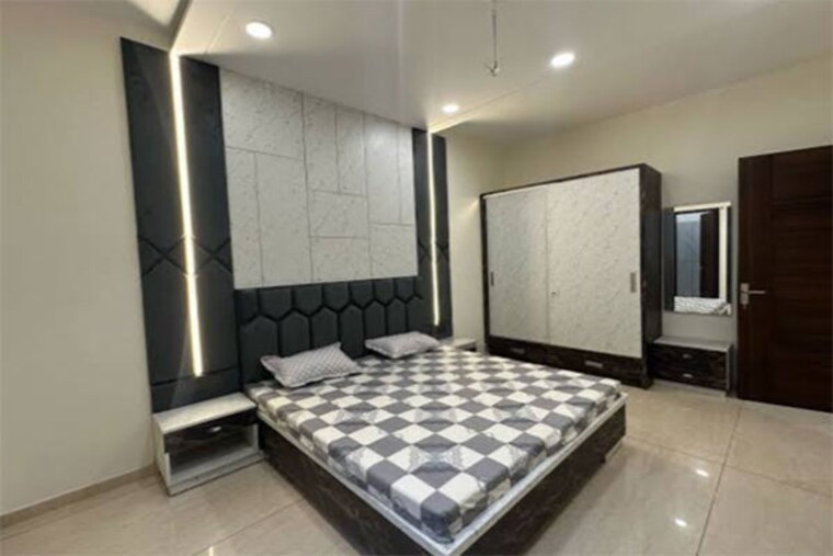 Bedroom, janakpuri 5 Bedroom 2500 Sq.Ft. Apartment In Janakpuri Delhi 10733577