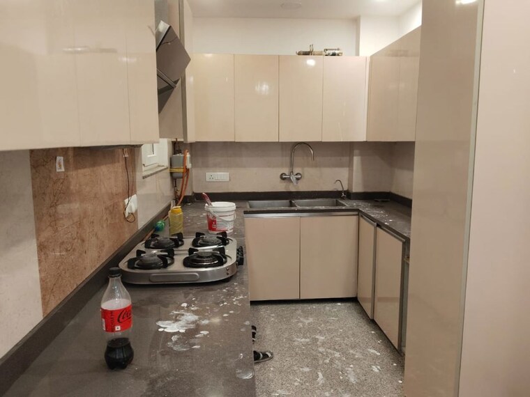 Kitchen, east of kailash 3 Bedroom 220 Sq.Yd. Builder Floor In East Of Kailash Delhi 10733603