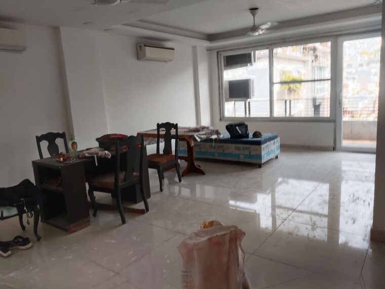 Living Room, east of kailash 3 Bedroom 220 Sq.Yd. Builder Floor In East Of Kailash Delhi 10733603