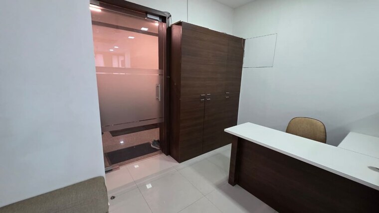 undefined, hn-safal-mondeal-heights Commercial Office Space 1195 Sq.Ft. In Ramdevnagar Ahmedabad 10733614