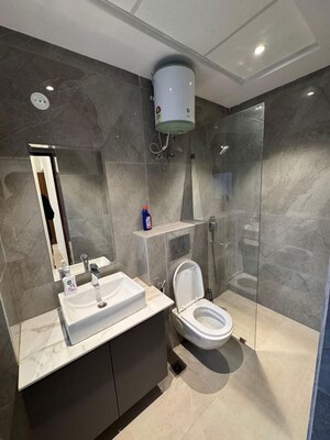 Team Area in 3 BHK Apartment at Saket – for Rent
