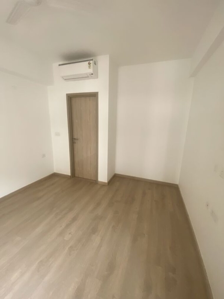 Room, dlf-gardencity-enclave 3.5 Bedroom 1605 Sq.Ft. Builder Floor In Sector 93 Gurgaon 10733675