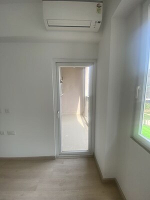 Furnished Amenities in 3.5 BHK Builder Floor at DLF Gardencity Enclave, Sector 93 – for Sale