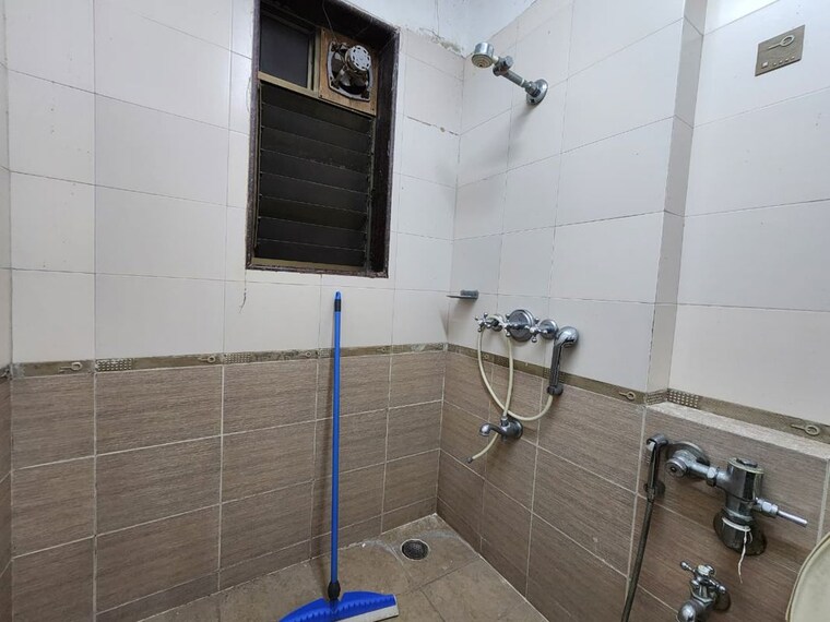 Bathroom, kukreja-golf-scappe 3 Bedroom 1500 Sq.Ft. Apartment In Chembur Mumbai 10733667
