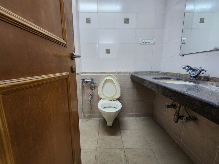 Bathroom, kukreja-golf-scappe 3 Bedroom 1500 Sq.Ft. Apartment In Chembur Mumbai 10733667