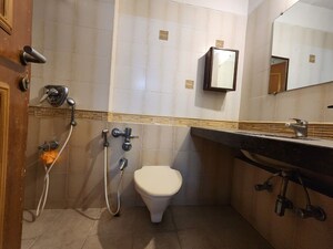 Team Area in 3 BHK Apartment at Kukreja Golf Scappe, Chembur – for Rent